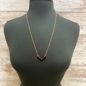 Black Arrow Necklace‎